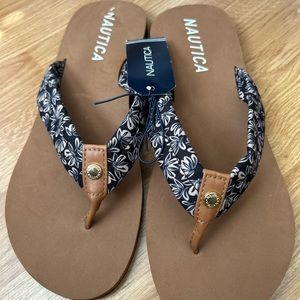 Women Nautica blue/geo floral print sandals